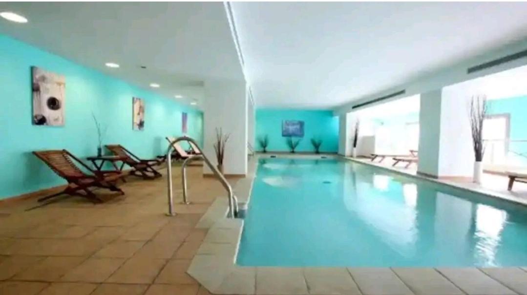 Elegante alojamiento con piscina a 200 m del mar. Apartamento Benalmádena Exterior foto